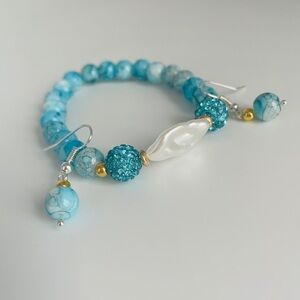 Elegant Blue Beaded Bracelet